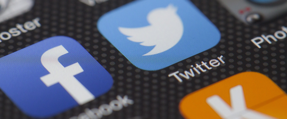 CHURCHES AND SOCIAL MEDIA. THE BENEFITS AND RISKS.